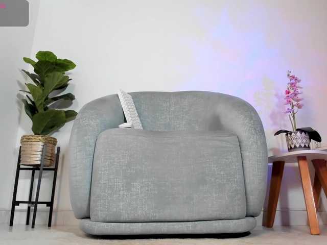 carolynee1 online show from August 6, 4:39 pm