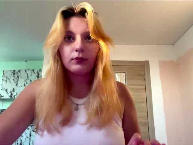 casseyronely online show from August 11, 3:58 pm