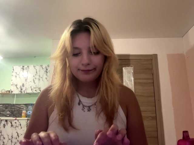 casseyronely online show from August 14, 5:27 pm