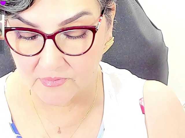 cataleya-mom online show from August 2, 2:51 am