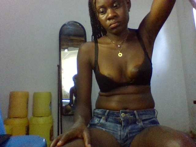 charmychassy27 online show from June 18, 2:17 pm