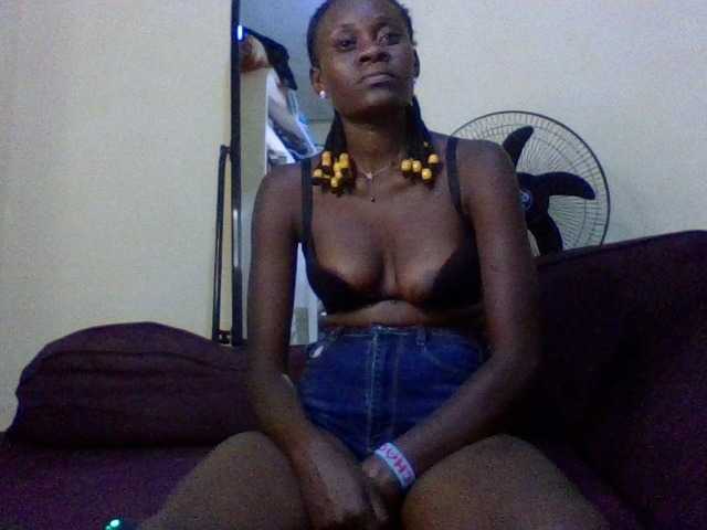 charmychassy27 online show from July 10, 6:13 pm