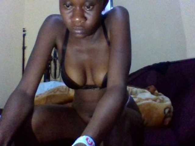 charmychassy27 online show from August 6, 7:13 pm