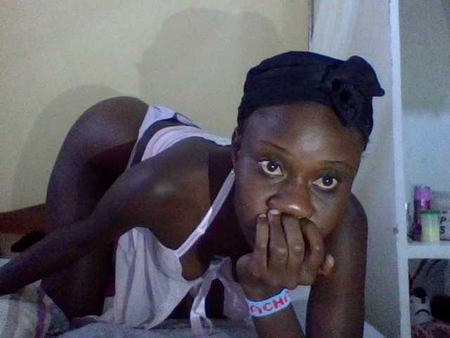 charmychassy27 online show from August 10, 5:20 am