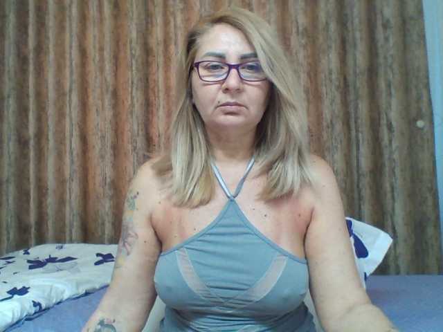 ChaudeEvely online show from April 27, 4:20 am