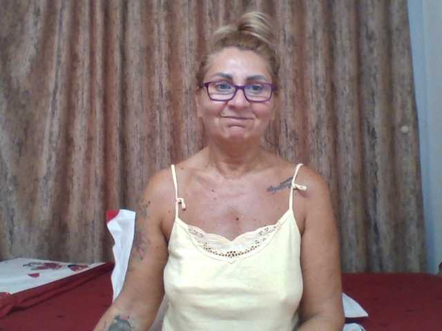 ChaudeEvely online show from June 24, 4:53 pm