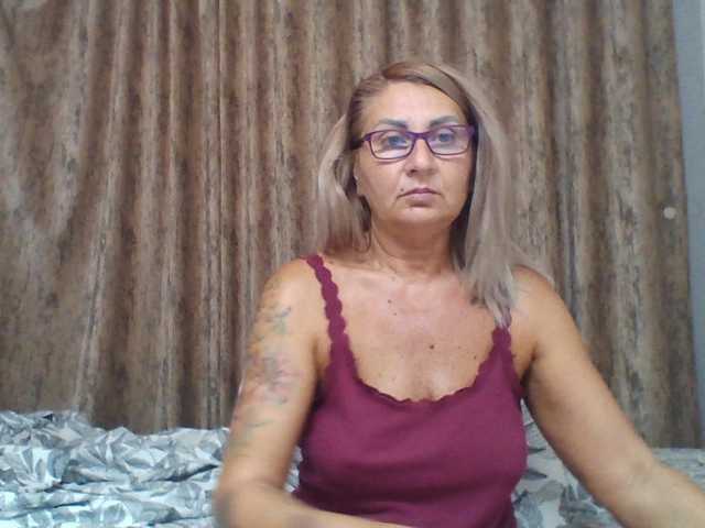ChaudeEvely online show from July 9, 6:02 pm