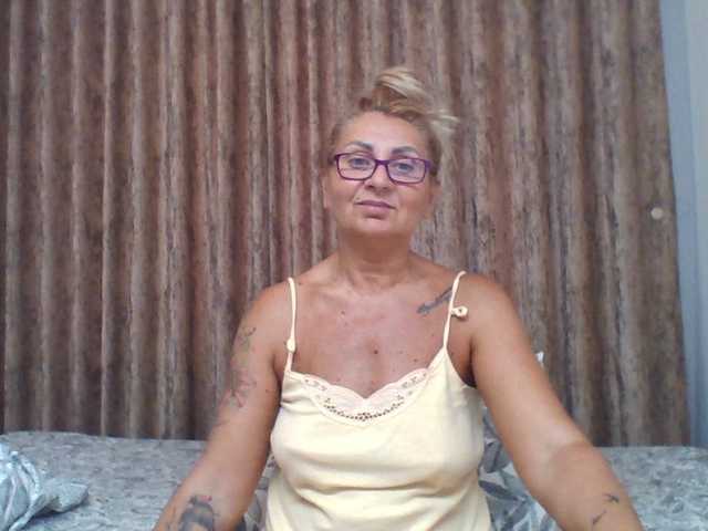 ChaudeEvely online show from July 20, 5:27 pm
