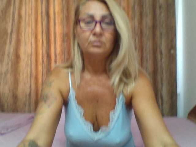 ChaudeEvely online show from July 23, 7:55 am