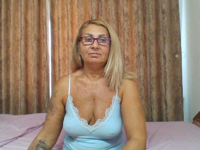 ChaudeEvely online show from July 28, 3:29 pm