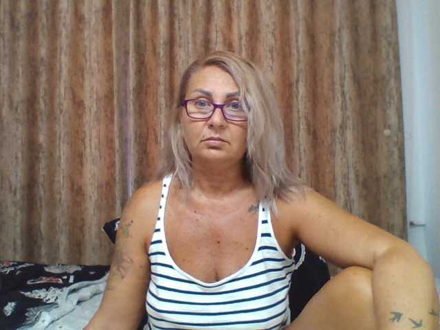 ChaudeEvely online show from August 25, 4:19 am