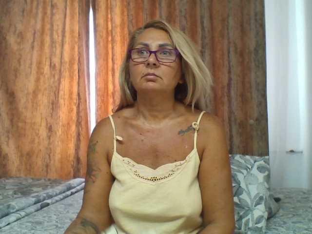 ChaudeEvely online show from August 27, 8:55 am