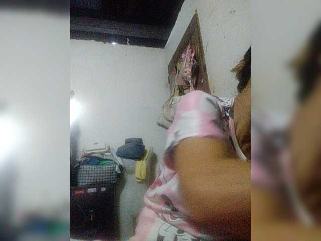 cherrywhite03 online show from August 12, 7:27 pm