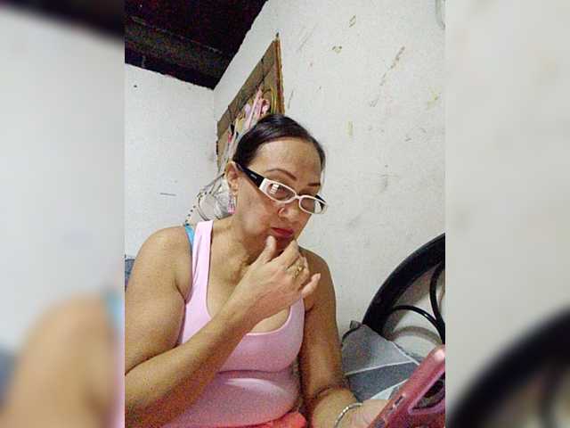 cherrywhite03 online show from August 13, 1:41 am