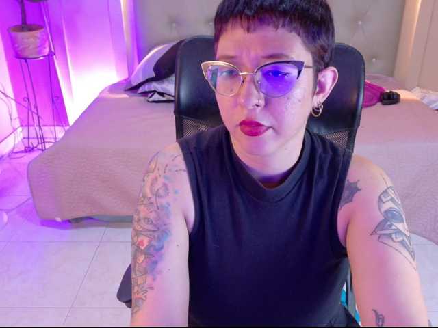 chloe-rosse online show from August 6, 1:15 am