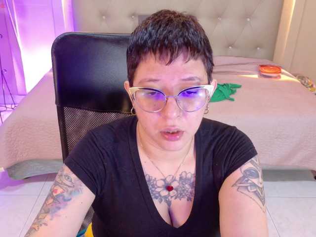chloe-rosse online show from August 15, 2:43 pm