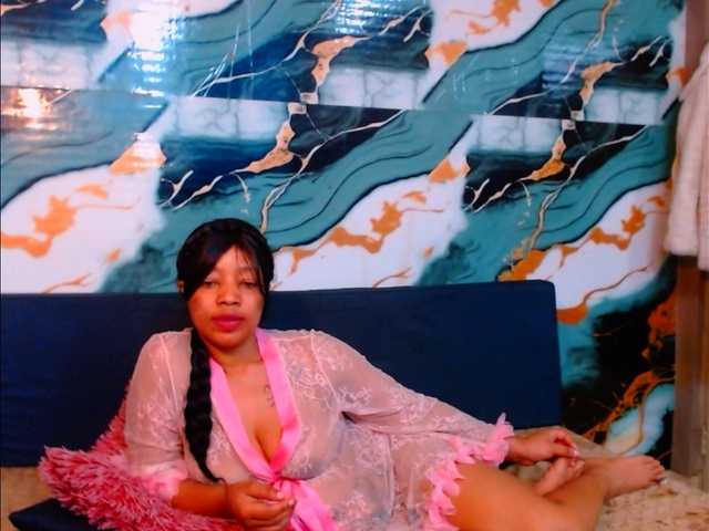 choclatelipsxxx online show from July 14, 1:22 am