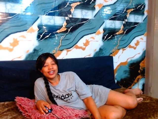 choclatelipsxxx online show from July 14, 2:31 pm