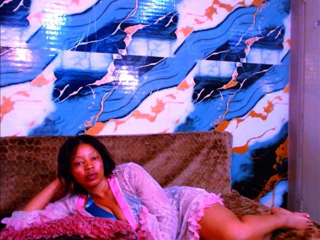 choclatelipsxxx online show from August 7, 8:09 pm