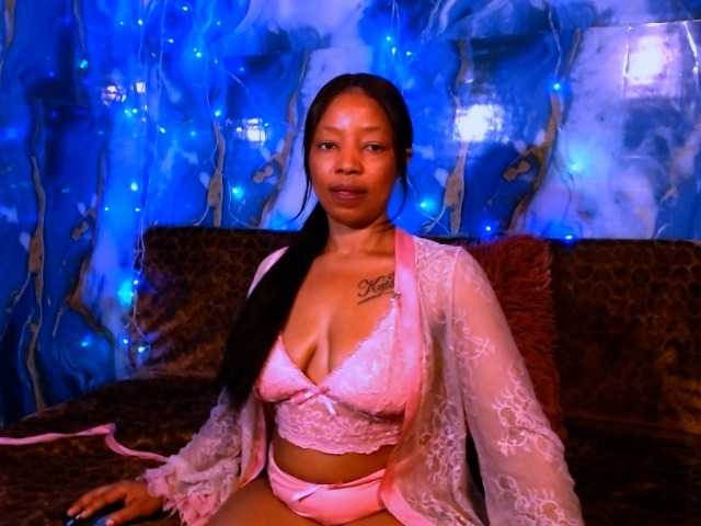 choclatelipsxxx online show from August 11, 5:26 pm