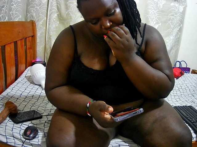 chubby-cherry online show from August 3, 7:10 pm