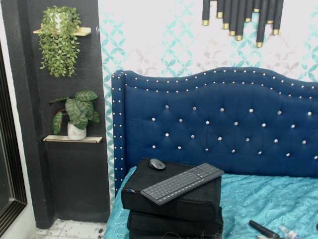 ciccioline-rose-red online show from August 8, 10:43 pm