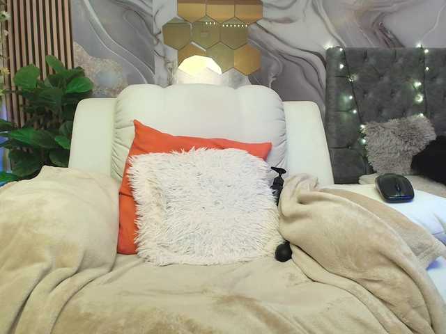 concubine2 online show from May 13, 4:18 pm