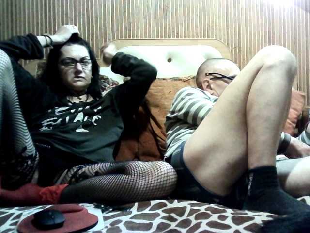 coupleofcoolx online show from June 24, 6:32 pm