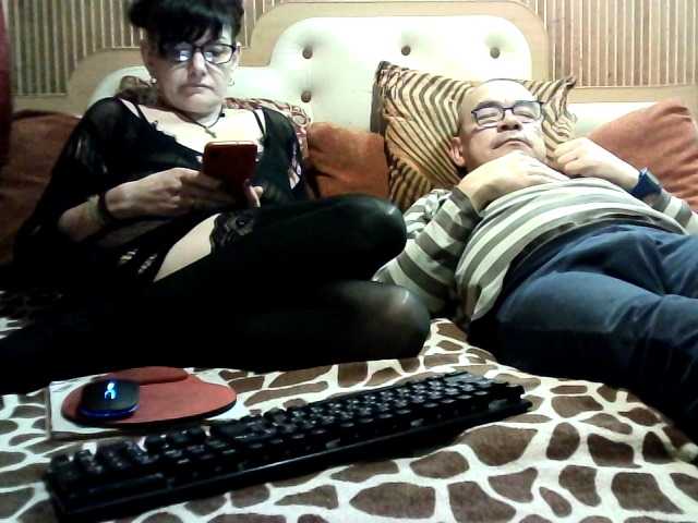 coupleofcoolx online show from June 25, 6:33 pm