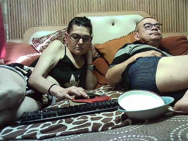 coupleofcoolx online show from July 4, 2:52 pm