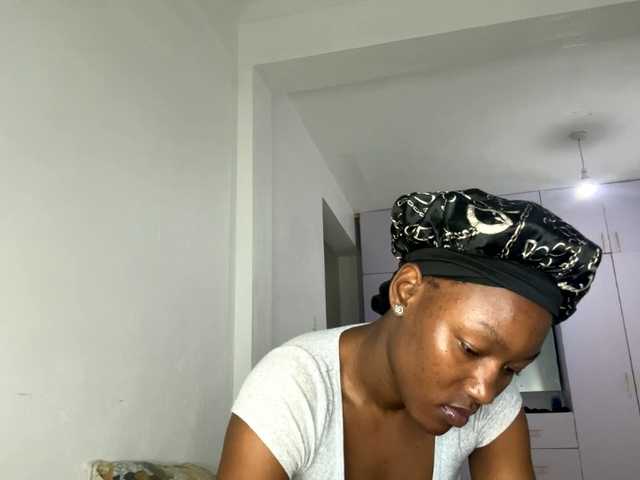 cravemeslowly255 online show from August 4, 5:37 am