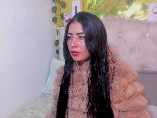 criistallconnorr online show from May 19, 2:29 pm