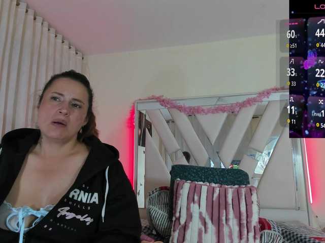 cristal-laurentt online show from August 12, 1:41 am