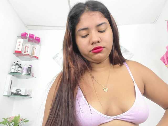 curvylattina online show from August 14, 12:53 pm