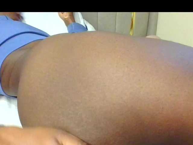 curvypetite001 online show from August 7, 12:05 pm