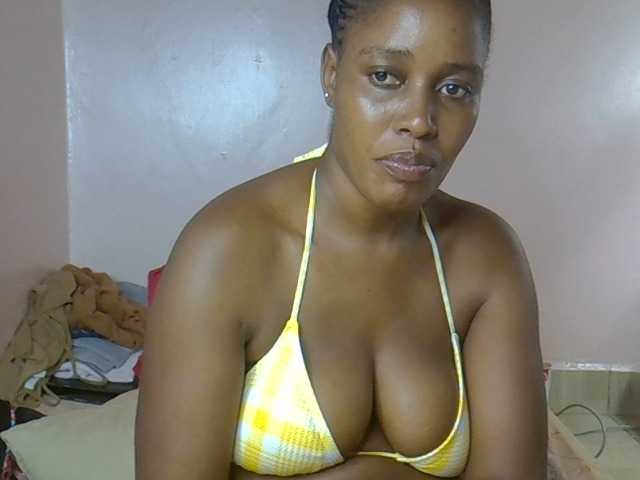 cute-africanah online show from August 13, 8:45 pm