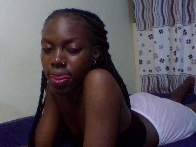 cute-lotty online show from July 12, 9:43 pm