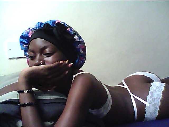 cute-lotty online show from July 30, 7:20 pm