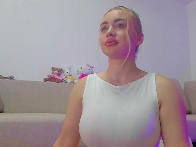 cuteblondiex online show from July 25, 6:39 am