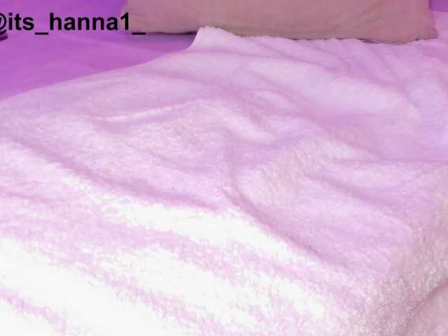 cutte-hanna18 online show from August 5, 3:04 am