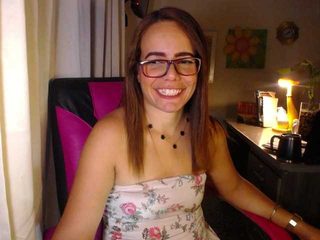 danielle-rose online show from July 26, 8:25 pm