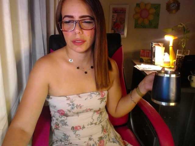 danielle-rose online show from July 26, 11:32 pm