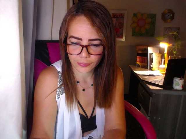 danielle-rose online show from August 7, 7:58 pm