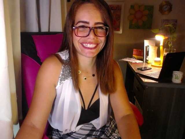 danielle-rose online show from August 7, 10:21 pm