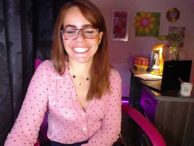 danielle-rose online show from August 11, 3:36 pm