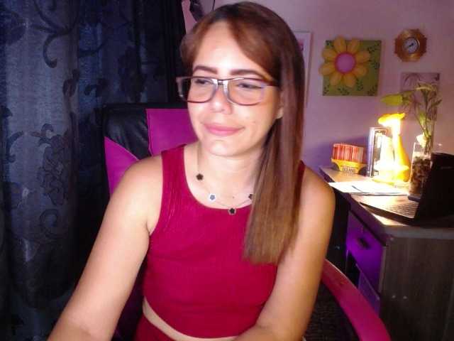danielle-rose online show from August 14, 2:43 pm