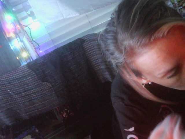 dankskank3 online show from March 7, 12:29 am