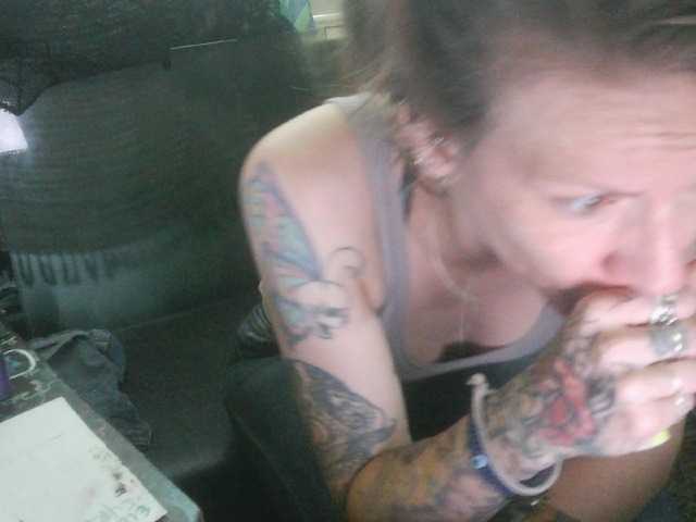 dankskank3 online show from April 23, 3:27 pm
