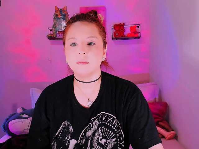daphnne sweet online show from August 14, 2:37 am
