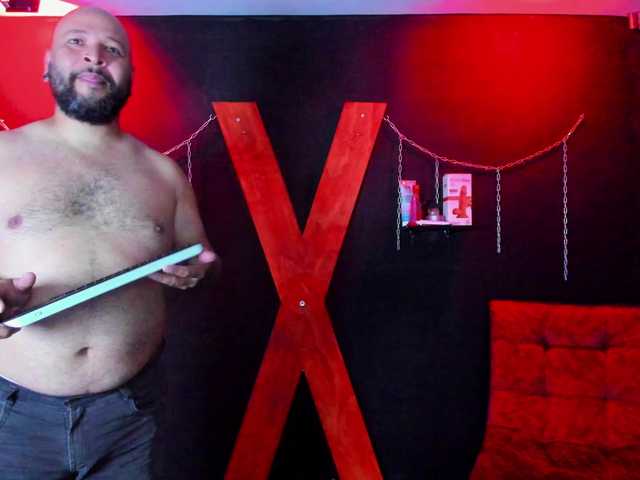 dark-couple online show from April 3, 11:18 am